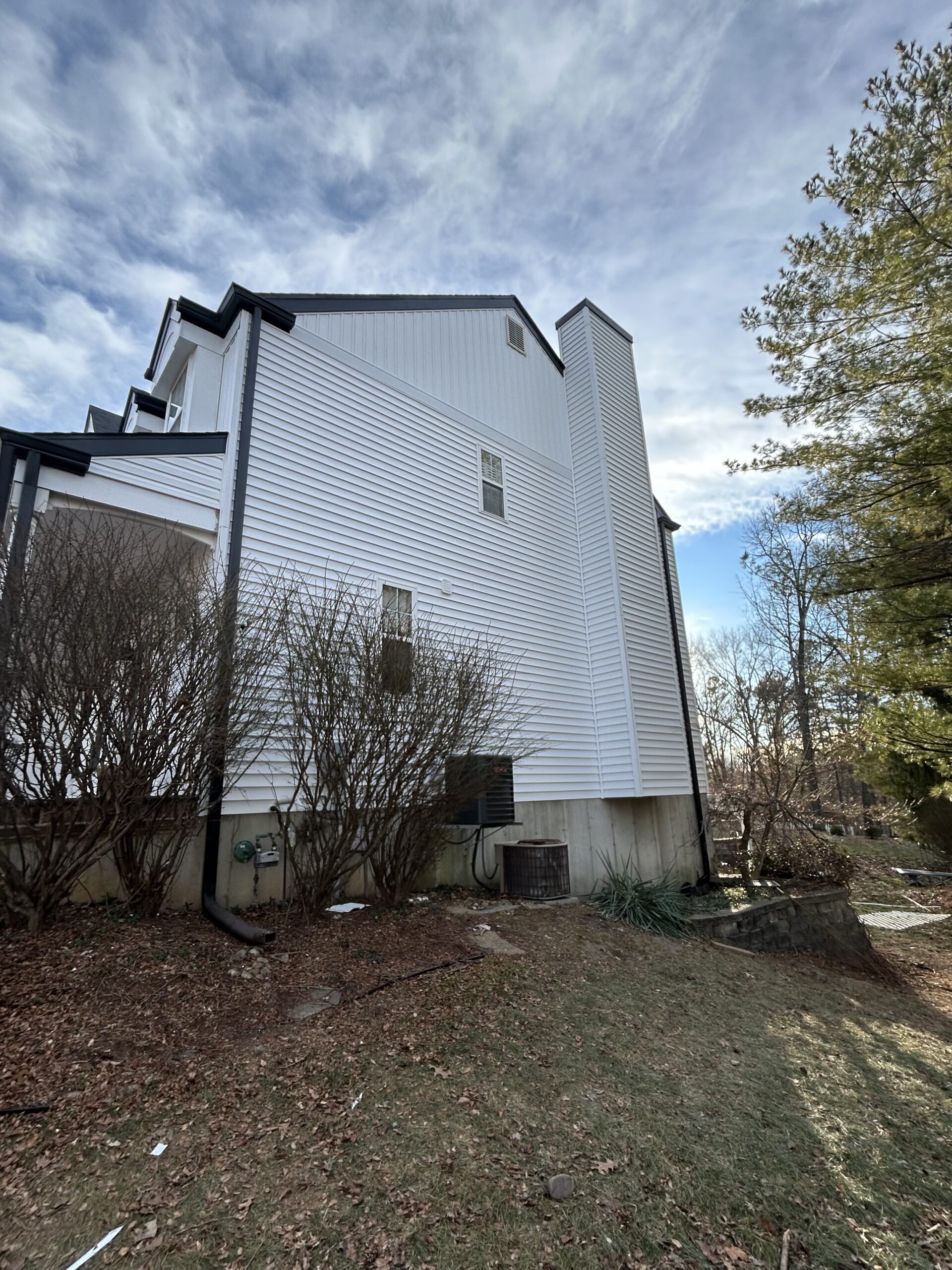 Seamless gutter installation